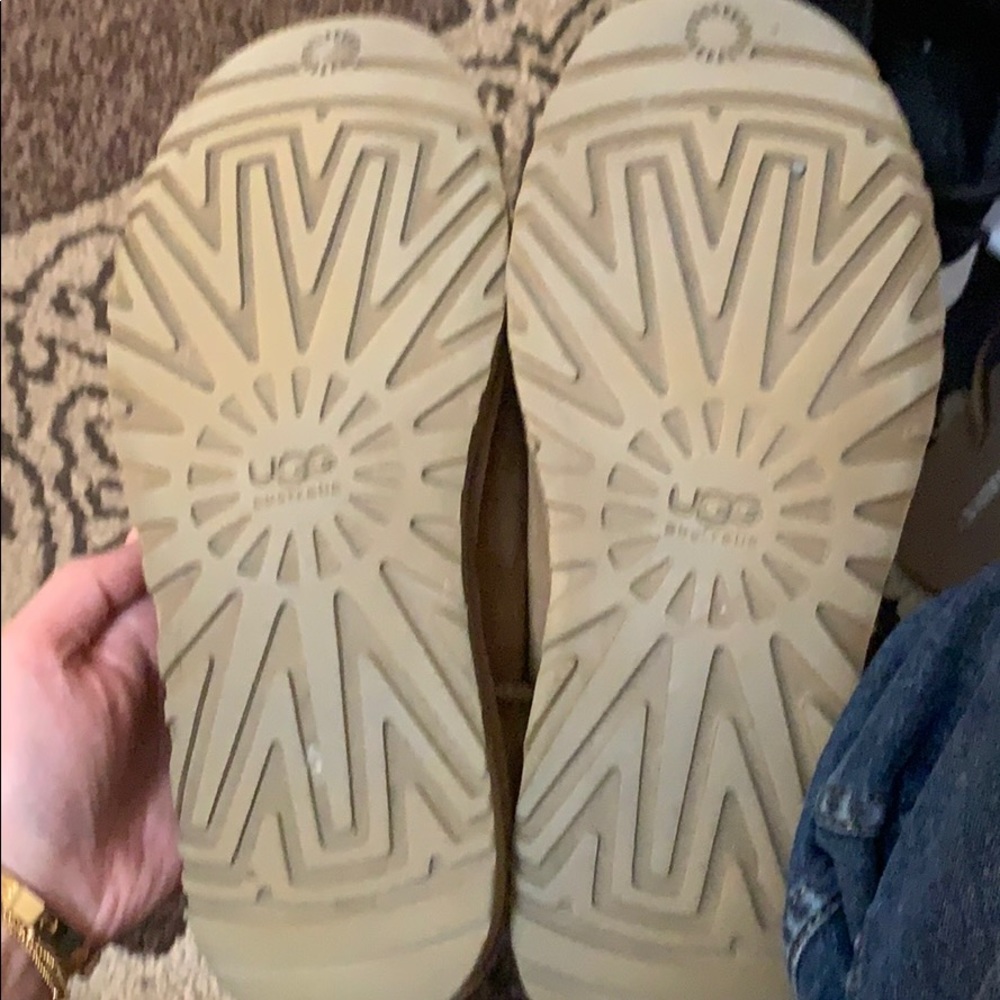 Uggs - Picture 5 of 7
